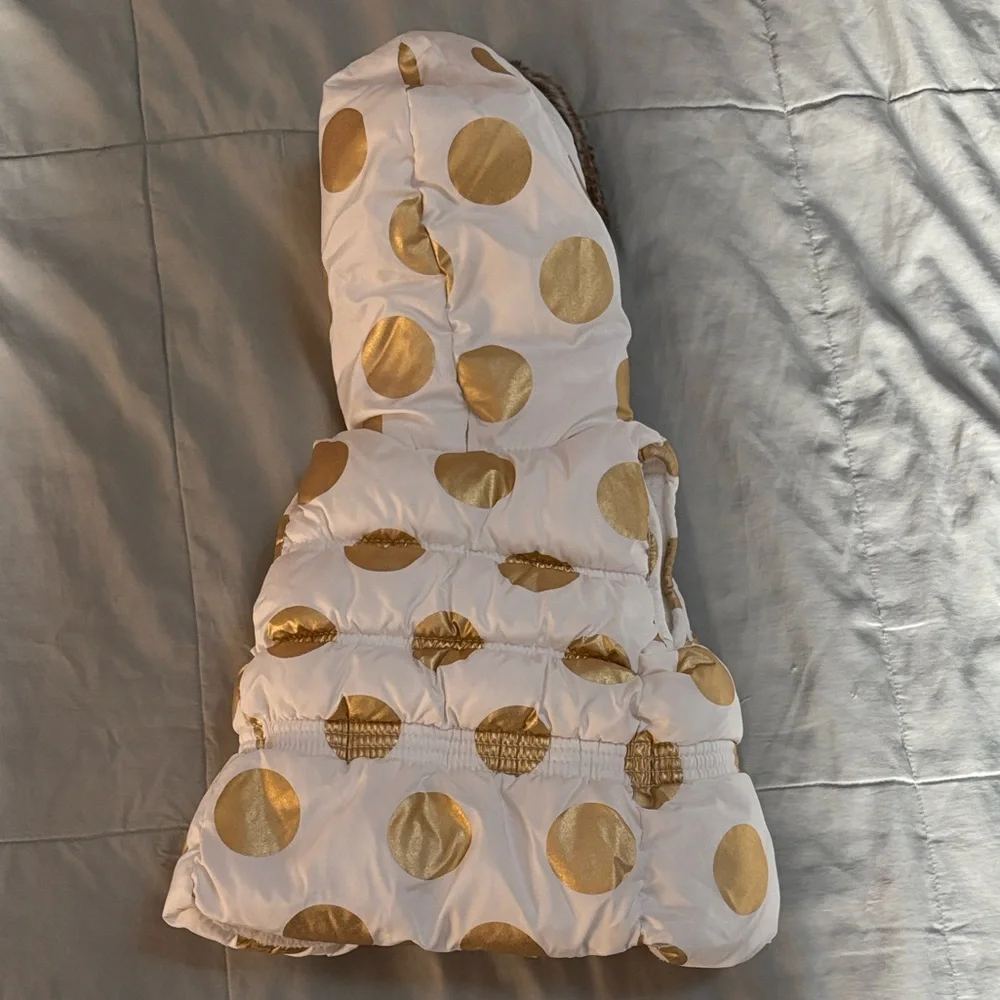 Old Navy‎ White and Gold Polka Dot Baby Vest Size 3 to 6 Months EUC
